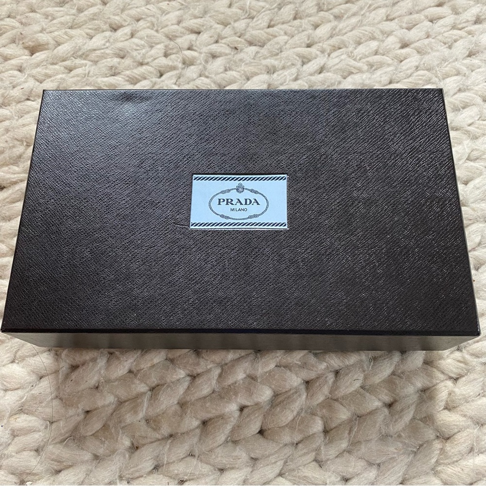 Prada box with lid